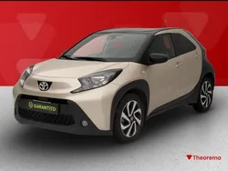 Ginger beige black Usata 2023 Toyota Aygo Trend Due volumi | 15.490 € (Buon prezzo)