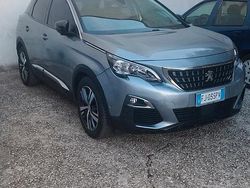 Grigio Usata 2017 Peugeot 3008 Tre volumi | 13.500 € (Buon prezzo)