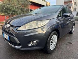 Grigio Usata 2009 Ford Fiesta Tre volumi | 2500 € (Ottimo prezzo)