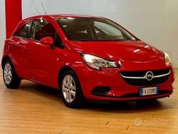 Rosso Usata 2015 Opel Corsa Coupé | 4950 € (Buon prezzo)