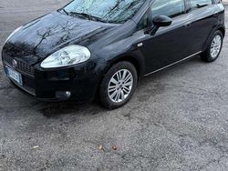 Usata 2009 Fiat Punto Tre volumi | 2250 €