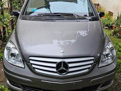 Grigio Usata 2008 Mercedes B180 Monovolume | 2000 €