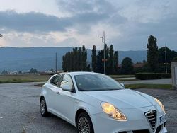Usata 2011 Alfa Romeo Giulietta Due volumi | 8300 € (Buon prezzo)