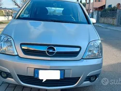 Usata 2007 Opel Meriva Monovolume | 1400 € (Buon prezzo)
