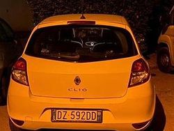 Bianco Usata 2009 Renault Clio II Tre volumi | 1000 € (Super prezzo)