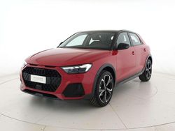 Rosso progressivo metallizzato Nuova 2025 Audi A1 Ambiente Tre volumi | 29.600 € (Buon prezzo)
