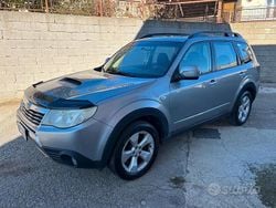 Grigio Usata 2010 Subaru Forester SUV | 6900 €