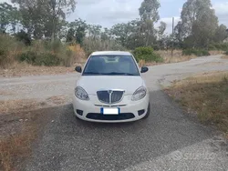 Bianco Usata 2011 Lancia Ypsilon Due volumi | 3900 € (Buon prezzo)