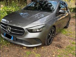 Grigio Usata 2019 Mercedes B180 Monovolume | 18.700 € (Buon prezzo)