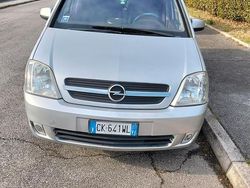Grigio Usata 2003 Opel Meriva Monovolume | 800 €