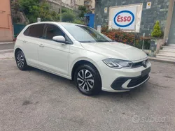 Grigio Usata 2023 VW Polo Active Tre volumi | 17.900 € (Buon prezzo)