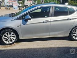 Grigio Usata 2018 Opel Astra Tre volumi | 9500 € (Cara)