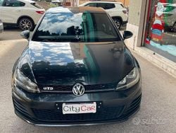 Nero Usata 2016 VW Golf VII Highline Tre volumi | 17.000 € (Buon prezzo)