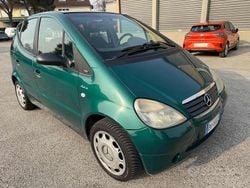 Verde Usata 2000 Mercedes A140 Avantgarde Tre volumi | 1550 € (Buon prezzo)