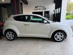 Bianco Usata 2012 Alfa Romeo MiTo Due volumi | 5490 € (Buon prezzo)