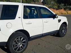 Bianco Usata 2011 Land Rover Freelander 2 SUV | 6300 € (Buon prezzo)