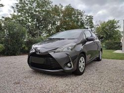 Grigio Usata 2019 Toyota Yaris Active Tre volumi | 10.750 € (Ottimo prezzo)