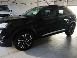 Nero Usata 2022 Peugeot 2008 Allure SUV | 16.950 € (Buon prezzo)