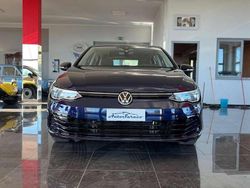 Blu/azzurro Usata 2021 VW Golf VIII Life Tre volumi | 18.900 € (Buon prezzo)