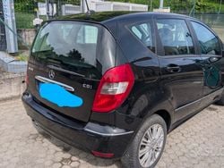 Nero Usata 2011 Mercedes A180 Elegance Tre volumi | 4500 € (Buon prezzo)