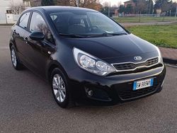 Nero Usata 2014 Kia Rio Active Tre volumi | 6500 € (Buon prezzo)