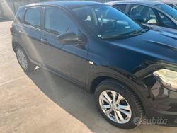 Usata 2012 Nissan Qashqai SUV | 6500 € (Cara)