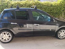 Usata 2008 Renault Clio II Tre volumi | 2000 € (Ottimo prezzo)