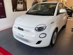 Bianco Usata 2023 Fiat 500e Action Due volumi | 15.890 € (Buon prezzo)