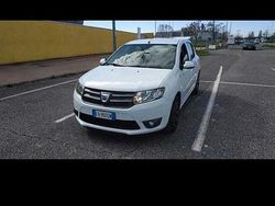 Usata 2015 Dacia Sandero Ambiance Due volumi | 4900 € (Buon prezzo)