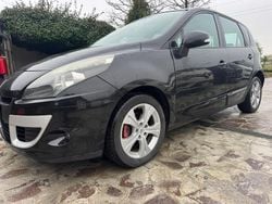 Nero Usata 2010 Renault Scénic III Luxe Monovolume | 3200 € (Buon prezzo)
