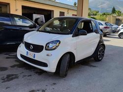 Bianco Usata 2016 Smart ForTwo Coupé Due volumi | 12.500 € (Buon prezzo)