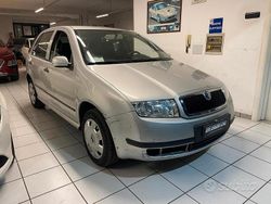 Grigio Usata 2003 Skoda Fabia Comfort Tre volumi | 3800 € (Molto cara)