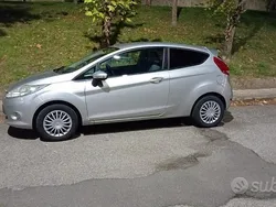 Usata 2009 Ford Fiesta Due volumi | 4200 € (Buon prezzo)