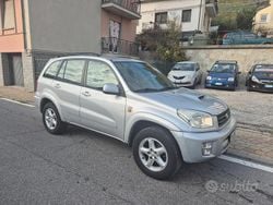 Grigio Usata 2001 Toyota RAV4 SUV | 4700 € (Cara)