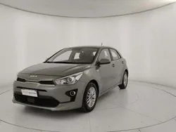 Grigio Usata 2022 Kia Rio Style Due volumi | 13.250 € (Buon prezzo)