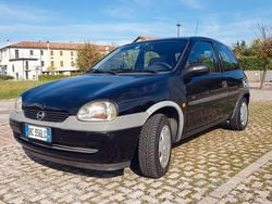 Nero Usata 1999 Opel Corsa Due volumi | 900 € (Buon prezzo)