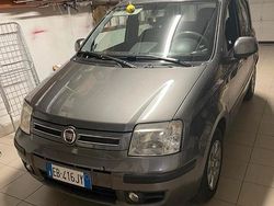 Grigio Usata 2010 Fiat Panda Due volumi | 5000 € (Molto cara)