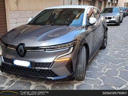 Gray Usata 2022 Renault Mégane Techno Tre volumi | 27.900 € (Cara)