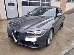 Grigio scuro metallizzato Usata 2018 Alfa Romeo Giulia Super Tre volumi | 20.999 € (Ottimo prezzo)