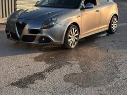 Grigio Usata 2011 Alfa Romeo Giulietta Tre volumi | 3500 € (Cara)