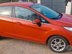 Usata 2012 Ford Fiesta Tre volumi | 4850 € (Buon prezzo)