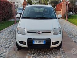 Bianco Usata 2012 Fiat Panda 4x4 Climbing Due volumi | 6100 € (Buon prezzo)
