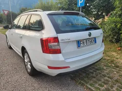 Bianco Usata 2017 Skoda Octavia Ambition Station wagon | 9900 € (Buon prezzo)