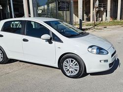 Bianco Usata 2015 Fiat Punto Street Due volumi | 7500 € (Molto cara)