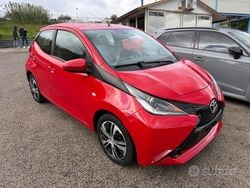 Rosso Usata 2016 Toyota Aygo Cool Due volumi | 7990 € (Buon prezzo)