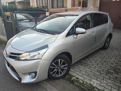 Grigio Usata 2015 Toyota Verso Monovolume | 6300 € (Buon prezzo)