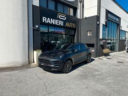 Grigio Usata 2021 Porsche Macan SUV | 56.000 € (Buon prezzo)