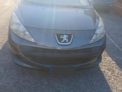 Grigio Usata 2006 Peugeot 207 Tre volumi | 2000 €