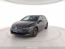 Grigio metallizzato Usata 2022 VW Golf VIII Style Tre volumi | 21.000 € (Ottimo prezzo)