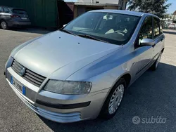 Grigio Usata 2005 Fiat Stilo Dynamic Tre volumi | 1250 € (Buon prezzo)